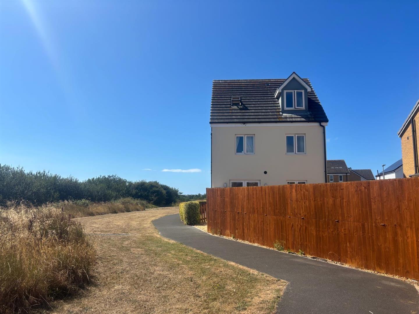 Ffordd Y Meillion, Llanelli, SA15 2EX